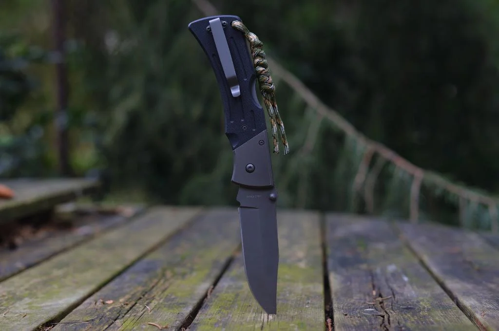 a camping knife with locking mechanism